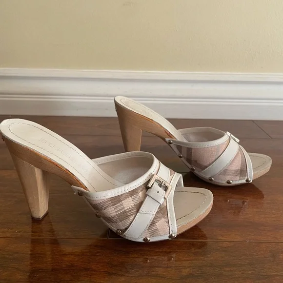 Authentic Burberry Clogs size 38. Excellent condition - Picture 2 of 4